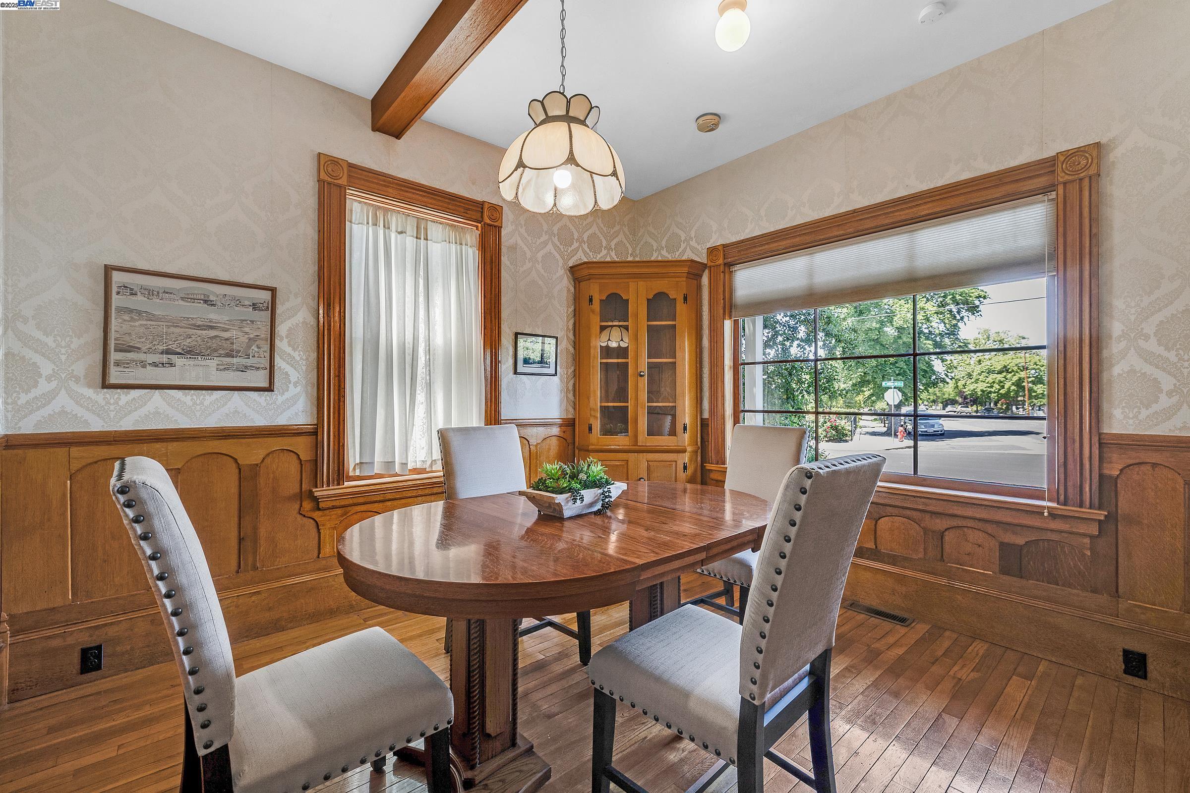 Detail Gallery Image 14 of 54 For 2211 College Avenue, Livermore,  CA 94550 - 6 Beds | 3 Baths