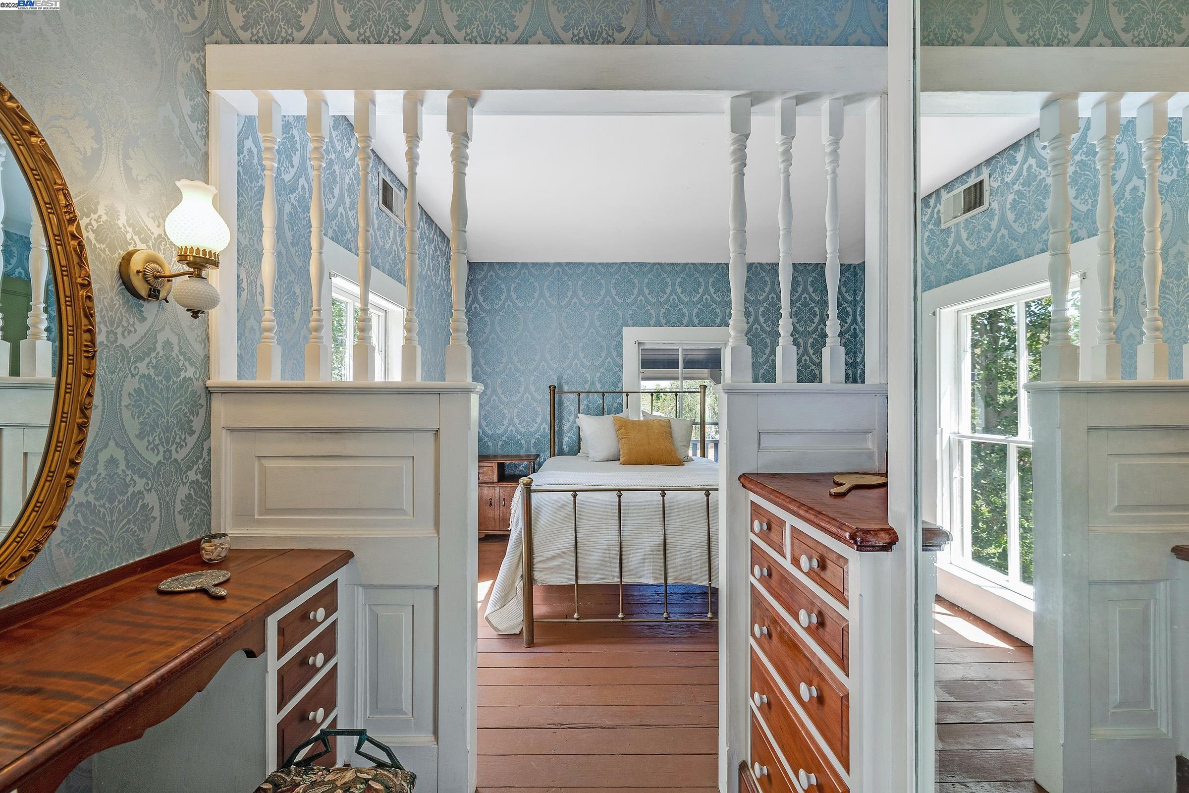 Detail Gallery Image 25 of 54 For 2211 College Avenue, Livermore,  CA 94550 - 6 Beds | 3 Baths