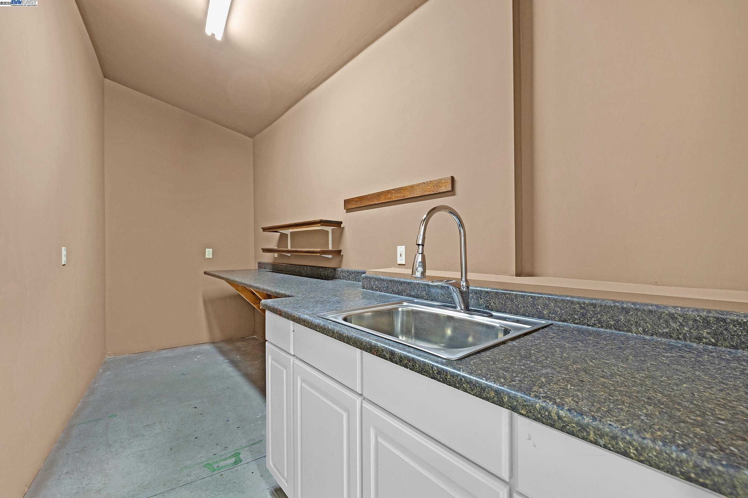 Detail Gallery Image 37 of 54 For 2211 College Avenue, Livermore,  CA 94550 - 6 Beds | 3 Baths