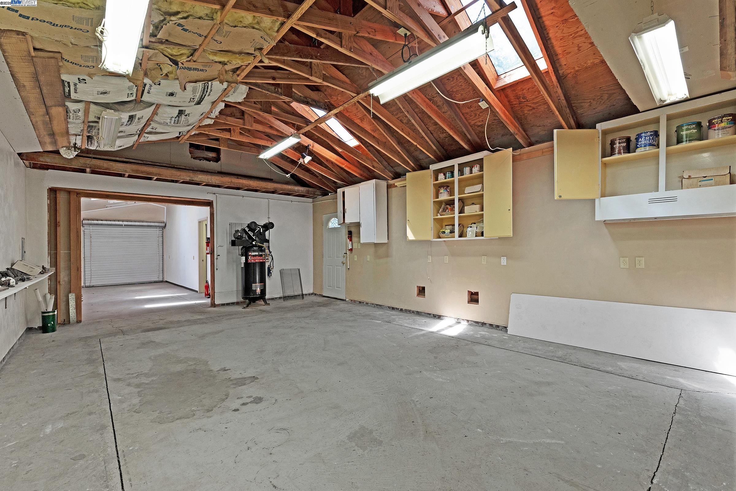 Detail Gallery Image 38 of 54 For 2211 College Avenue, Livermore,  CA 94550 - 6 Beds | 3 Baths