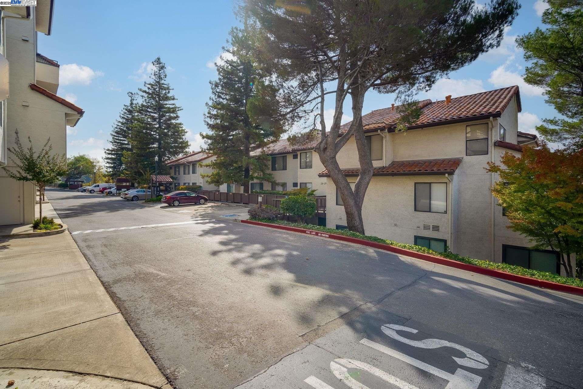 Detail Gallery Image 26 of 47 For 22135 Sevilla Rd #38,  Hayward,  CA 94541 - 2 Beds | 2 Baths