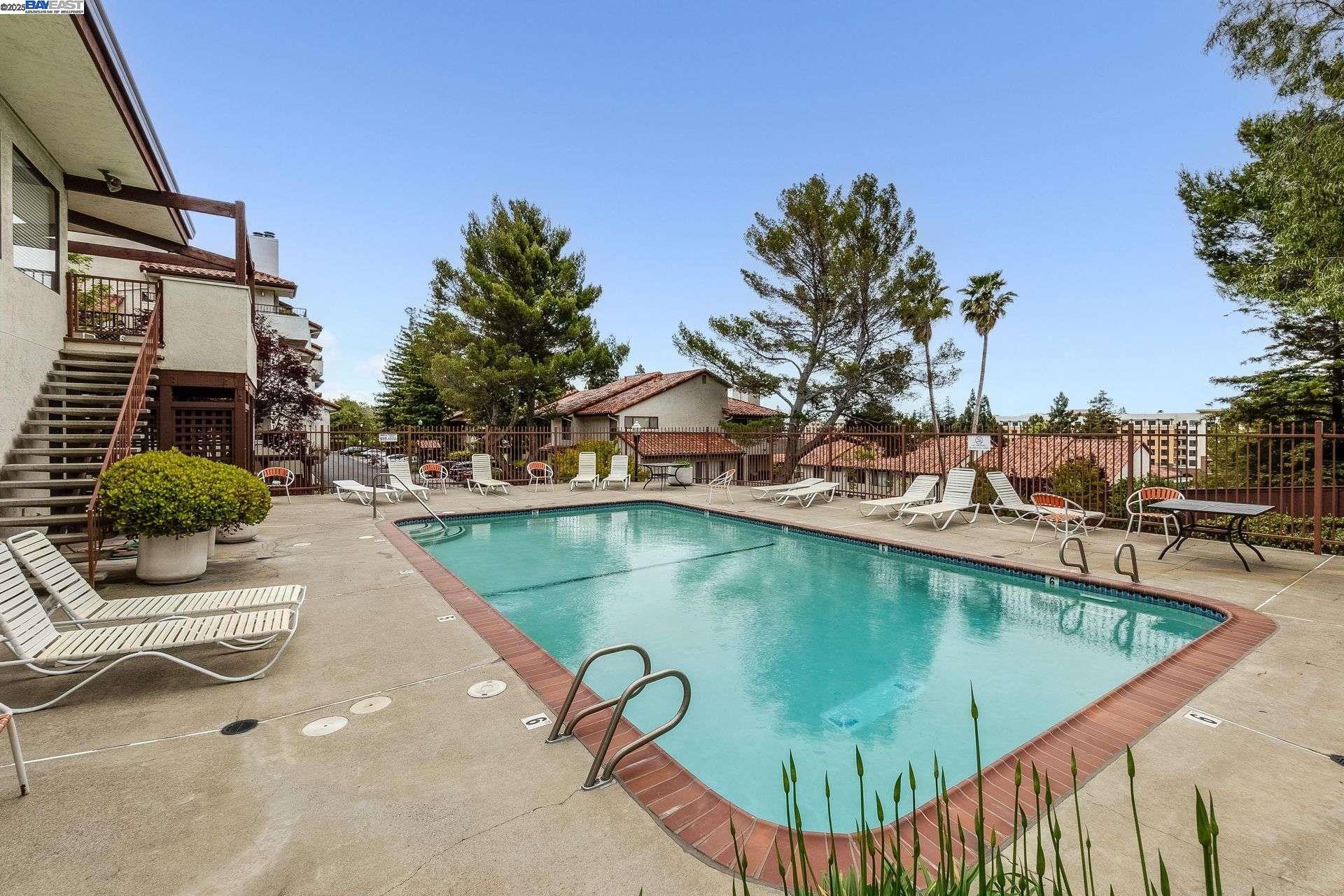 Detail Gallery Image 30 of 47 For 22135 Sevilla Rd #38,  Hayward,  CA 94541 - 2 Beds | 2 Baths