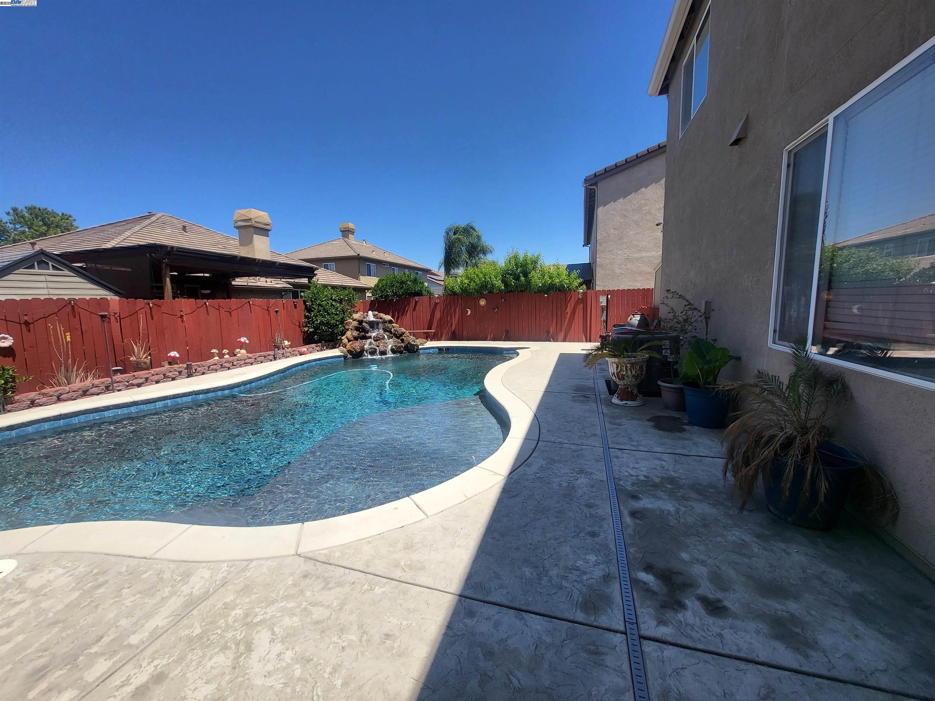 Detail Gallery Image 9 of 46 For 1419 Nubian St, Patterson,  CA 95363-8803 - 5 Beds | 3/1 Baths