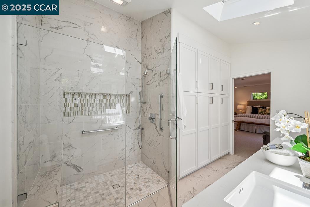 Detail Gallery Image 28 of 41 For 19 Warwick Ct, Lafayette,  CA 94549 - 4 Beds | 2/1 Baths