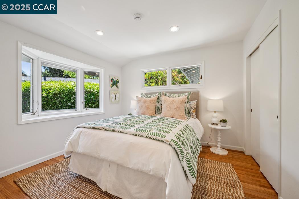 Detail Gallery Image 29 of 41 For 19 Warwick Ct, Lafayette,  CA 94549 - 4 Beds | 2/1 Baths