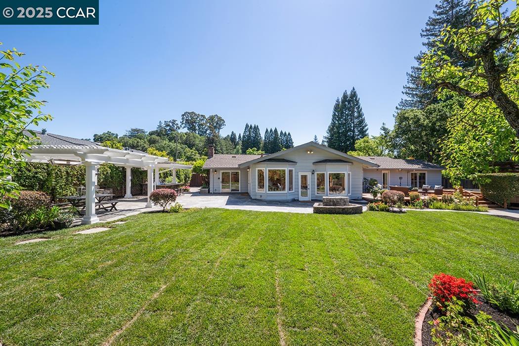 Detail Gallery Image 35 of 41 For 19 Warwick Ct, Lafayette,  CA 94549 - 4 Beds | 2/1 Baths