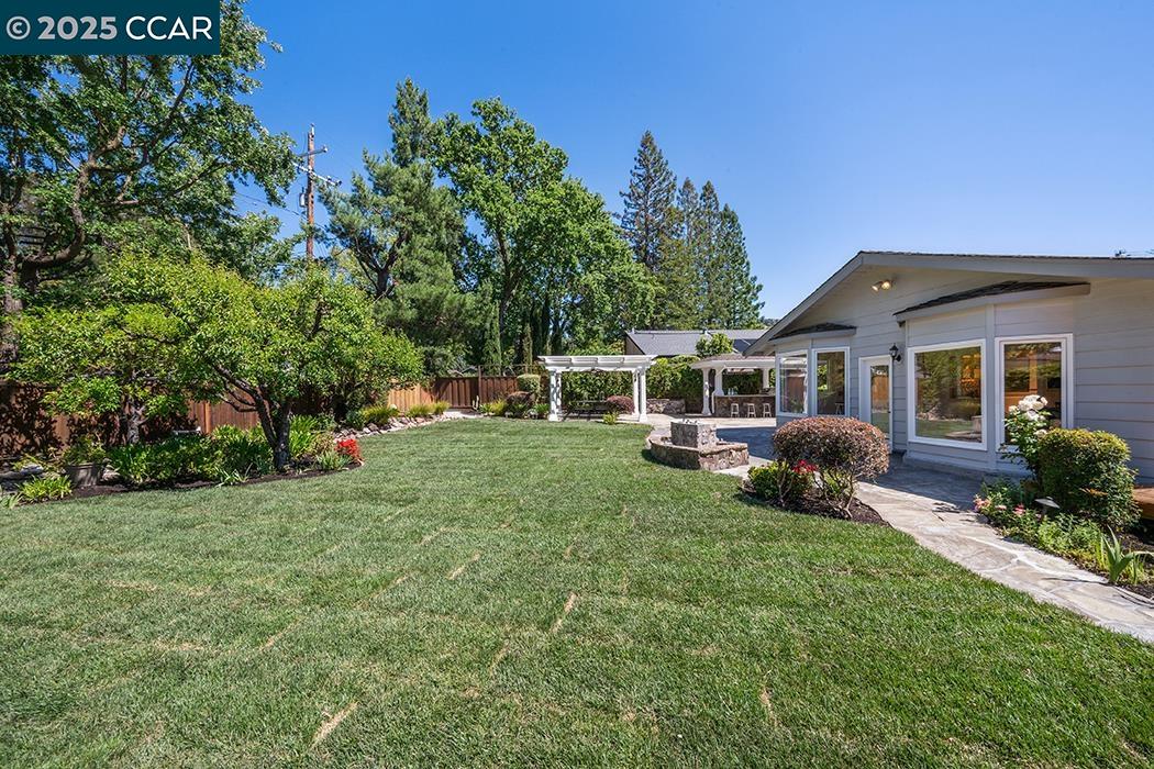 Detail Gallery Image 36 of 41 For 19 Warwick Ct, Lafayette,  CA 94549 - 4 Beds | 2/1 Baths