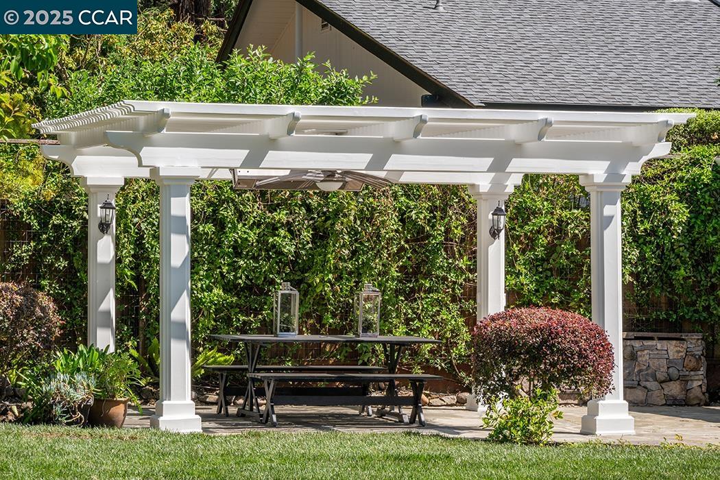 Detail Gallery Image 37 of 41 For 19 Warwick Ct, Lafayette,  CA 94549 - 4 Beds | 2/1 Baths