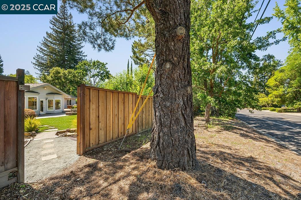 Detail Gallery Image 41 of 41 For 19 Warwick Ct, Lafayette,  CA 94549 - 4 Beds | 2/1 Baths