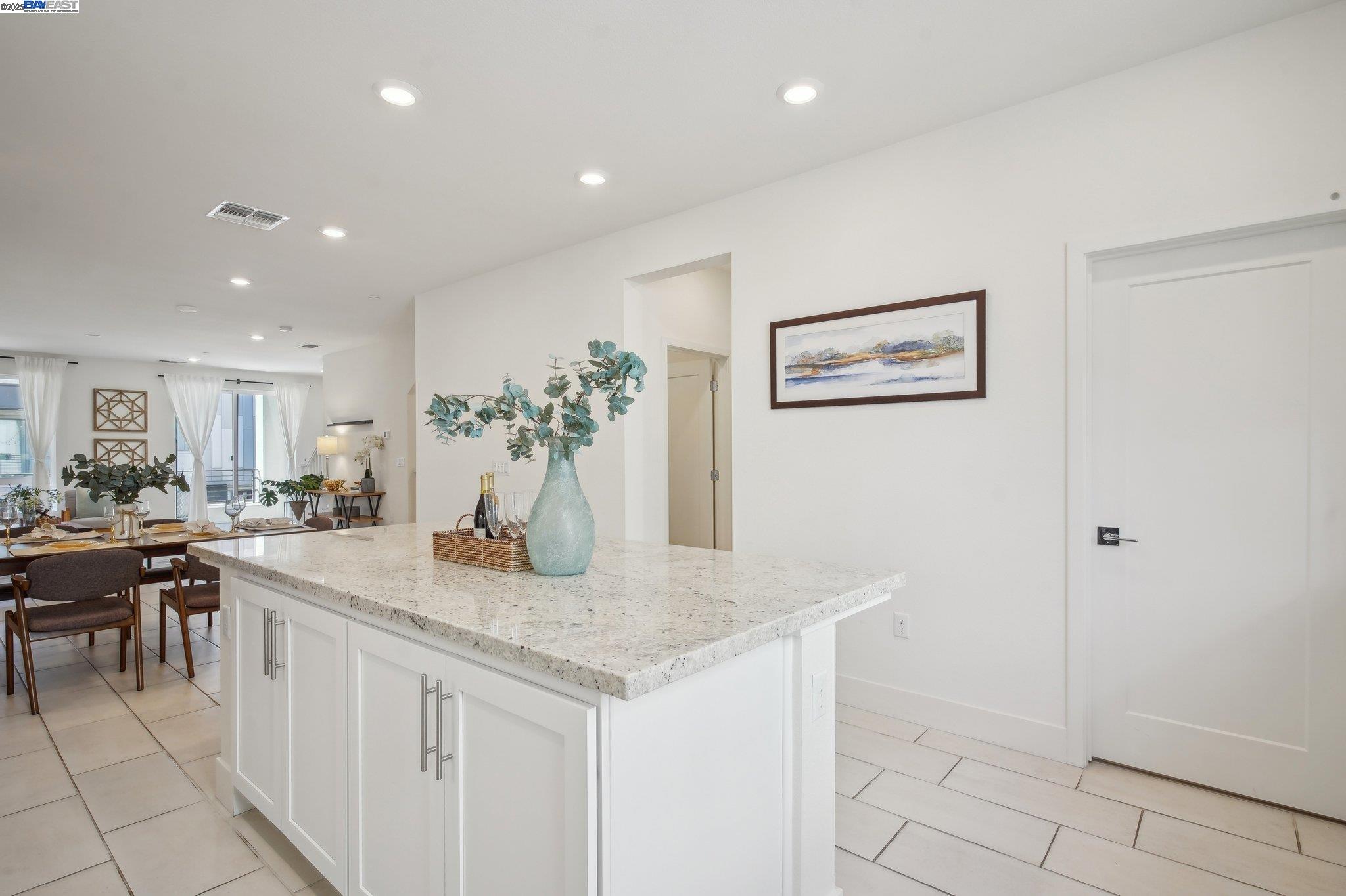 Detail Gallery Image 11 of 46 For 3692 Intelligence Cmn #1002,  Fremont,  CA 94538 - 4 Beds | 3/1 Baths