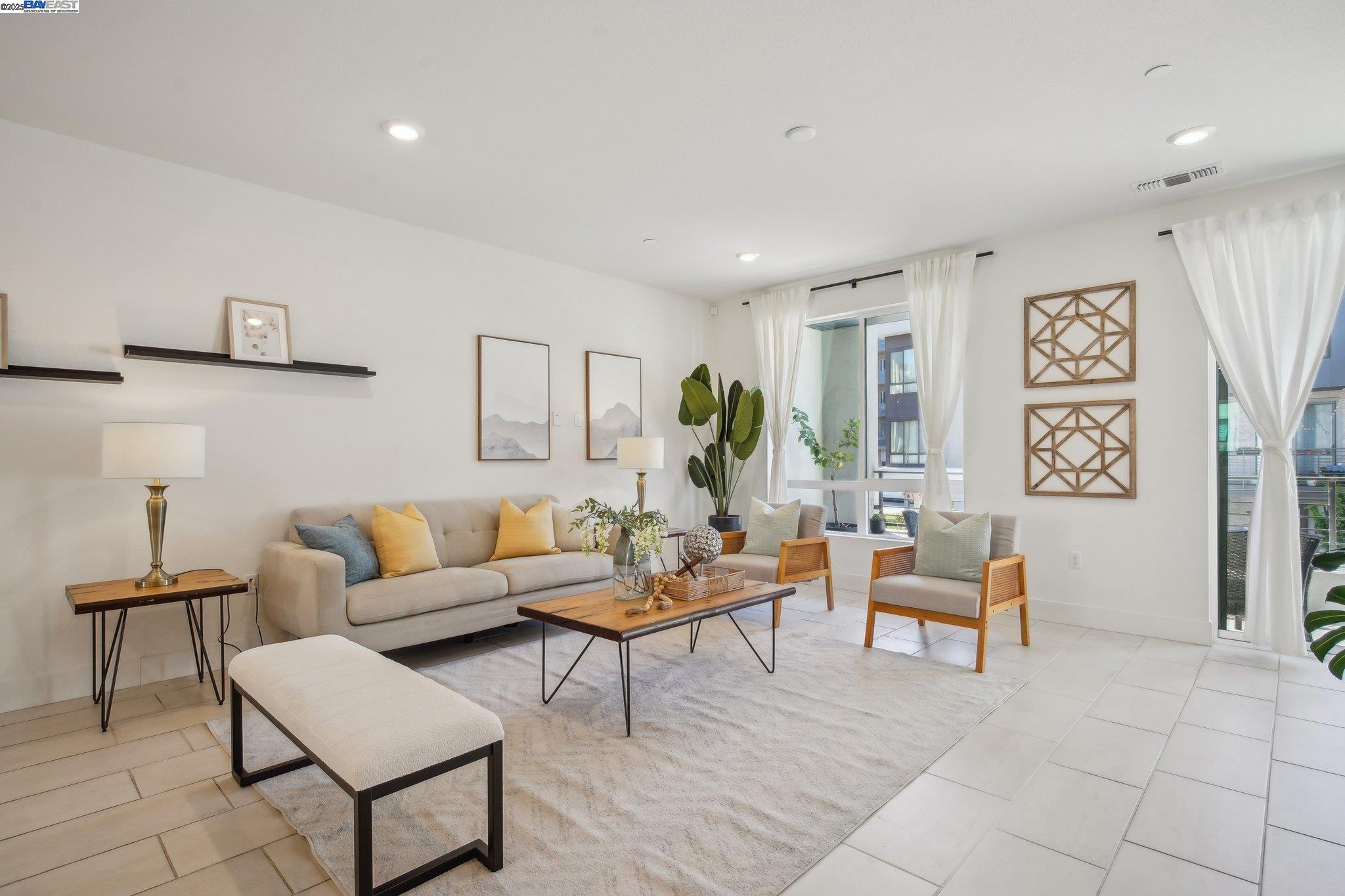Detail Gallery Image 5 of 46 For 3692 Intelligence Cmn #1002,  Fremont,  CA 94538 - 4 Beds | 3/1 Baths