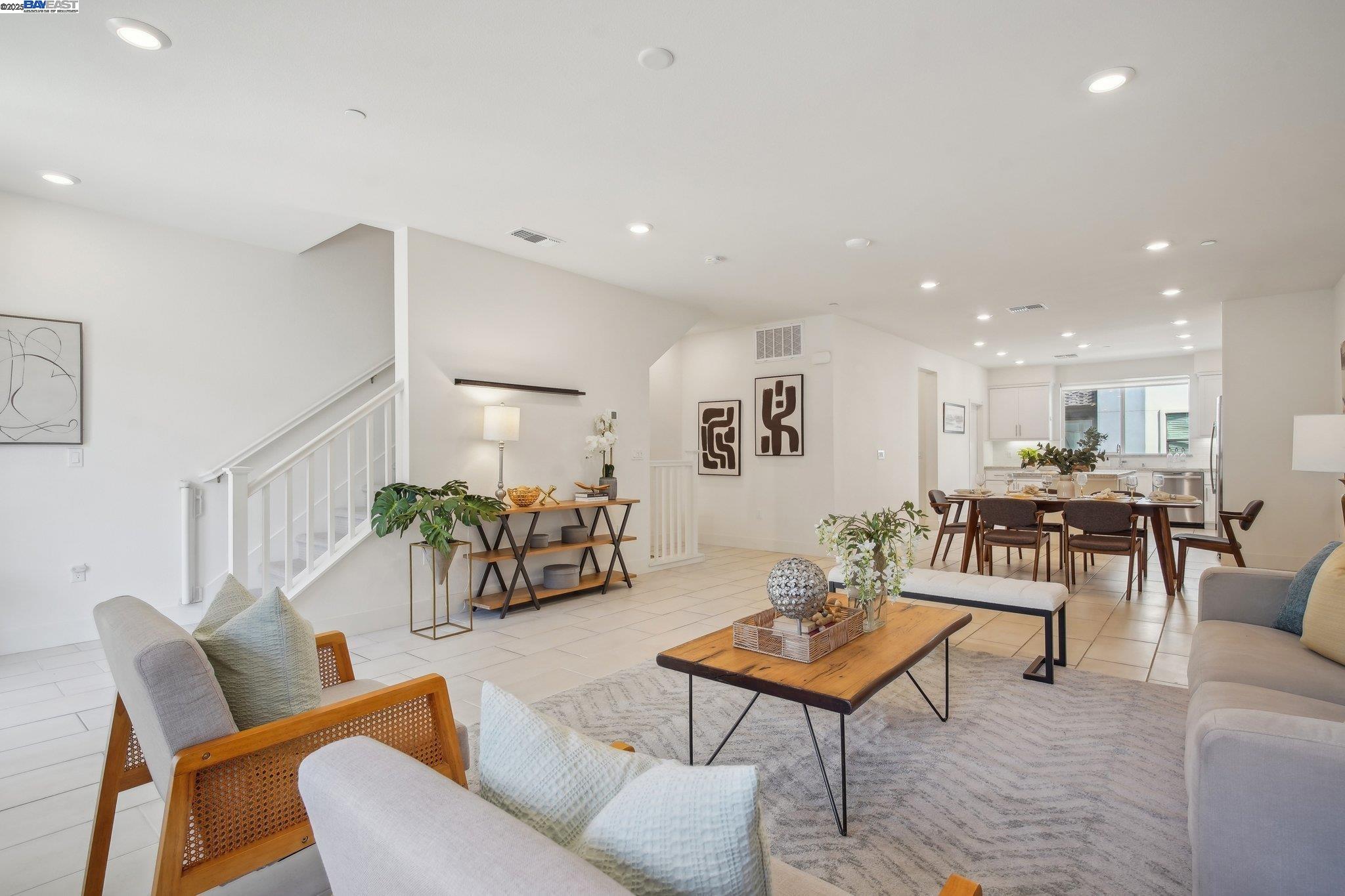 Detail Gallery Image 7 of 46 For 3692 Intelligence Cmn #1002,  Fremont,  CA 94538 - 4 Beds | 3/1 Baths