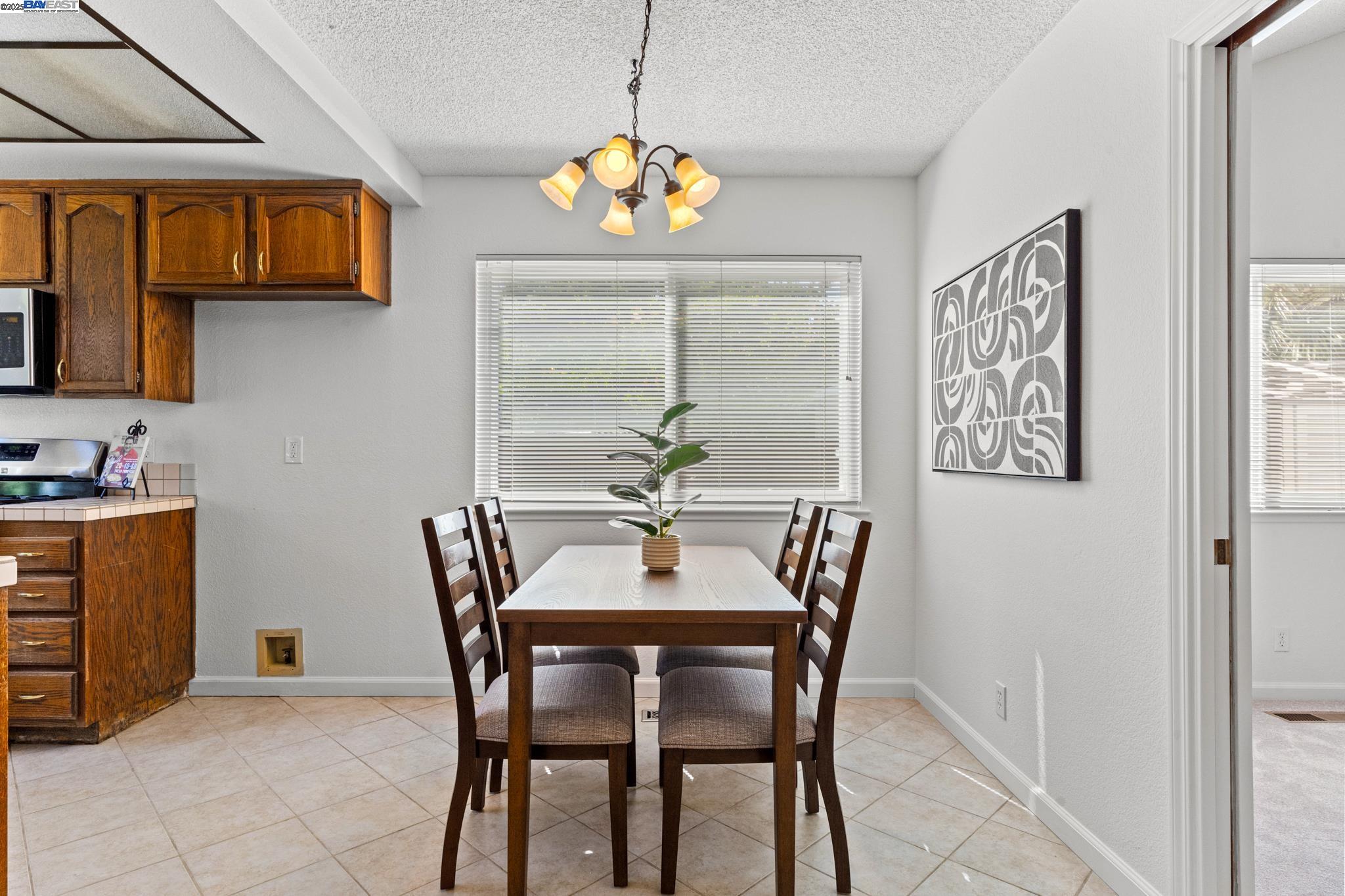 Detail Gallery Image 16 of 59 For 1562 Gilbert Pl, Fremont,  CA 94536 - 4 Beds | 2 Baths