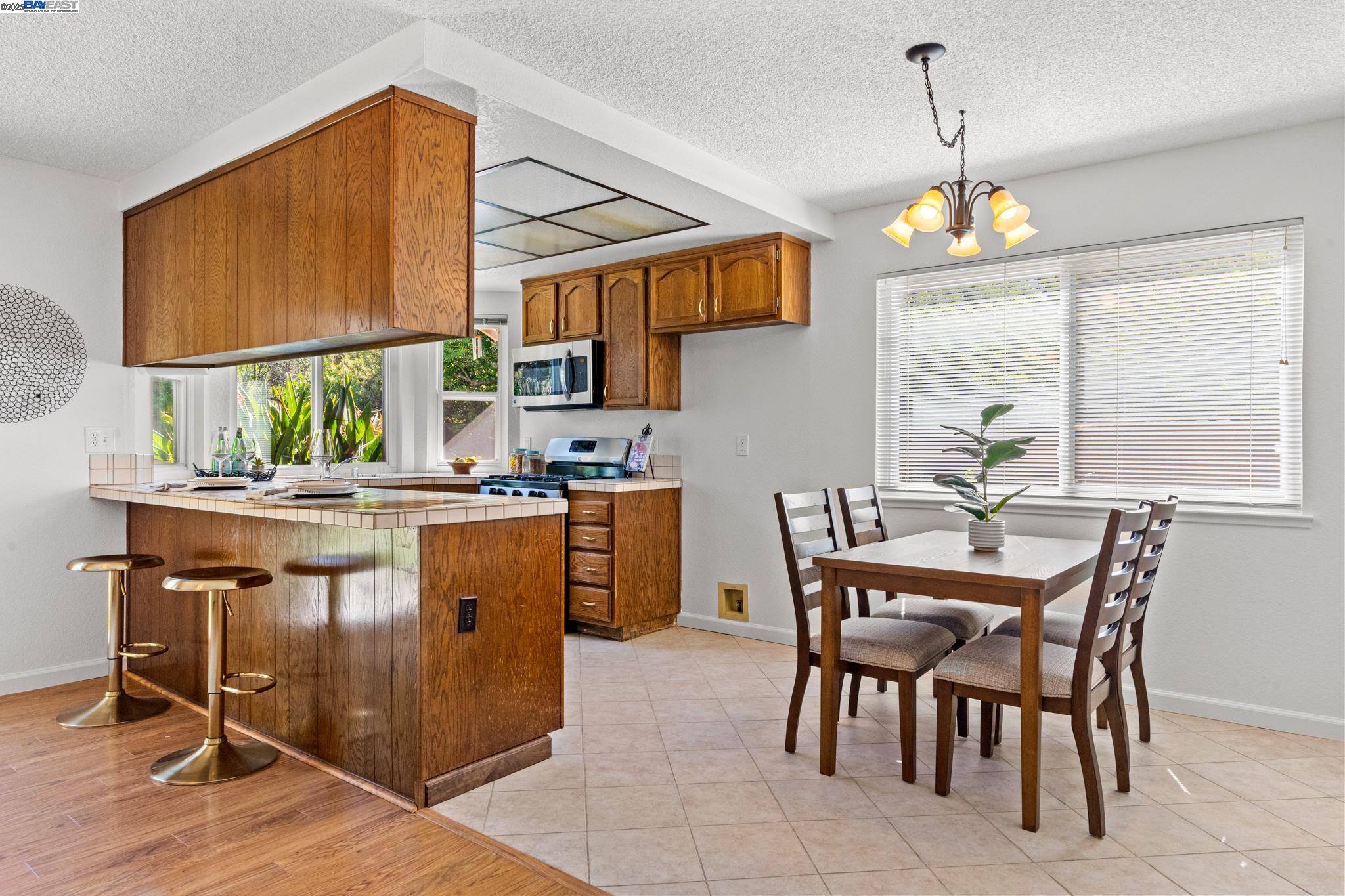 Detail Gallery Image 17 of 59 For 1562 Gilbert Pl, Fremont,  CA 94536 - 4 Beds | 2 Baths