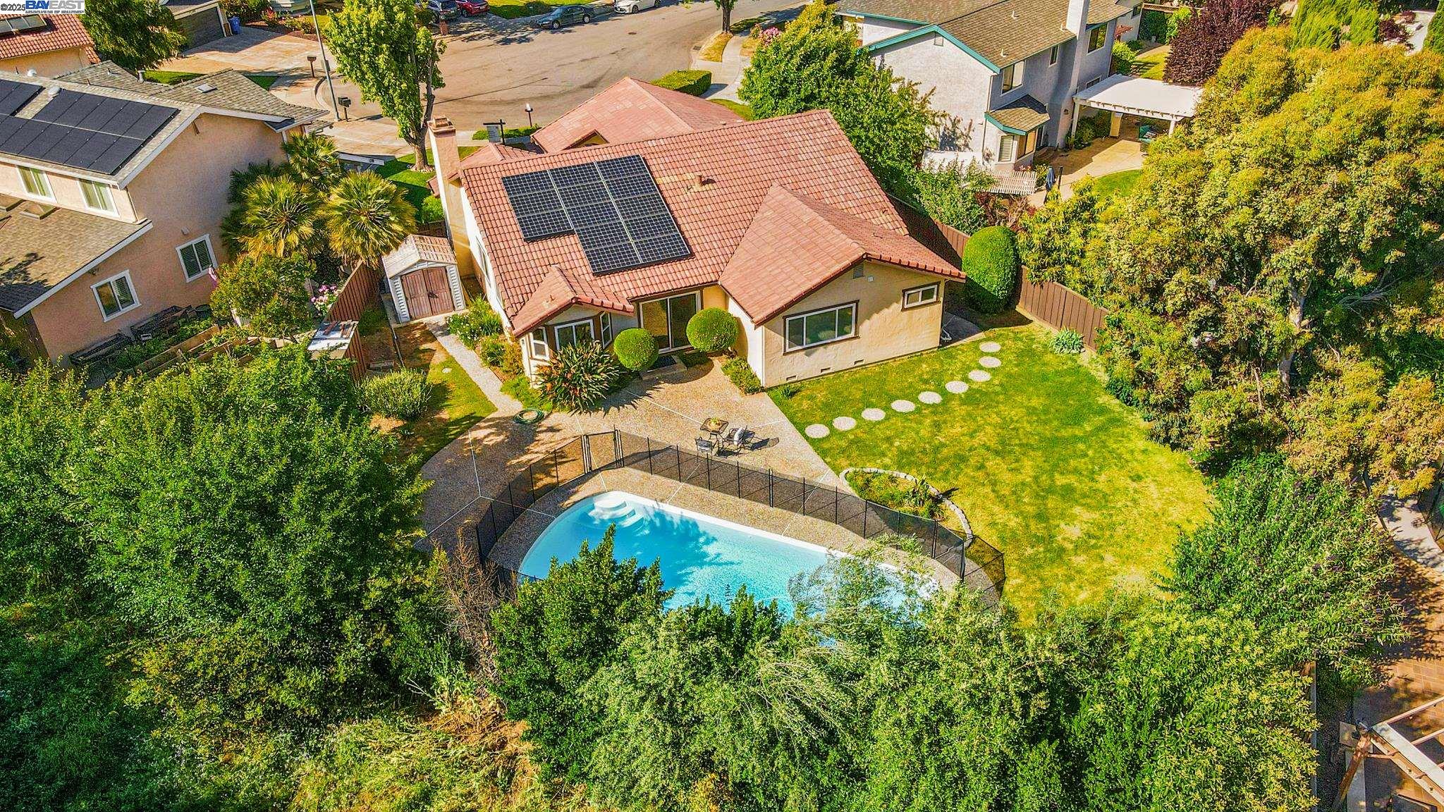 Detail Gallery Image 4 of 59 For 1562 Gilbert Pl, Fremont,  CA 94536 - 4 Beds | 2 Baths
