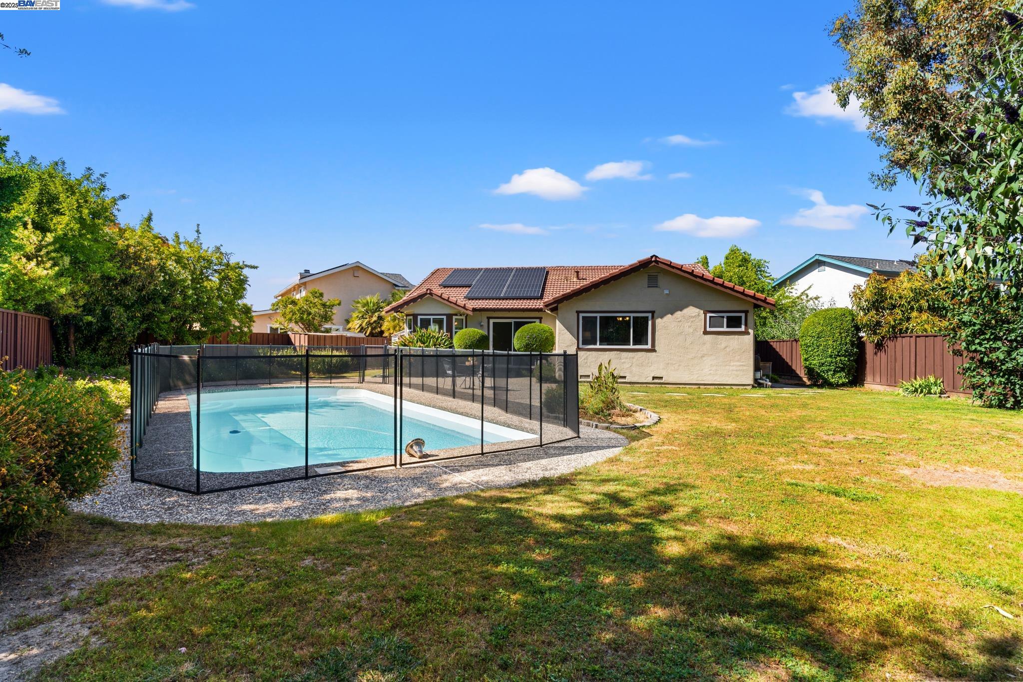 Detail Gallery Image 42 of 59 For 1562 Gilbert Pl, Fremont,  CA 94536 - 4 Beds | 2 Baths