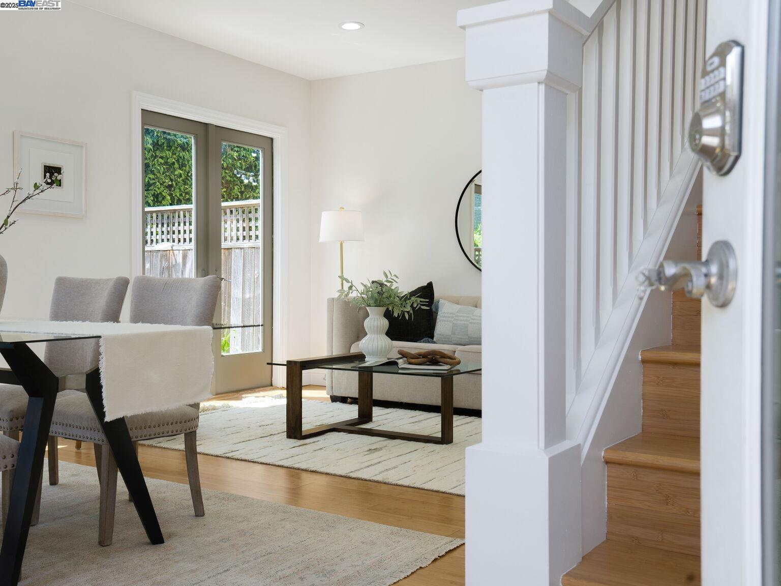 Detail Gallery Image 11 of 60 For 936 Kains Ave #1,  Albany,  CA 94706 - 3 Beds | 2/1 Baths