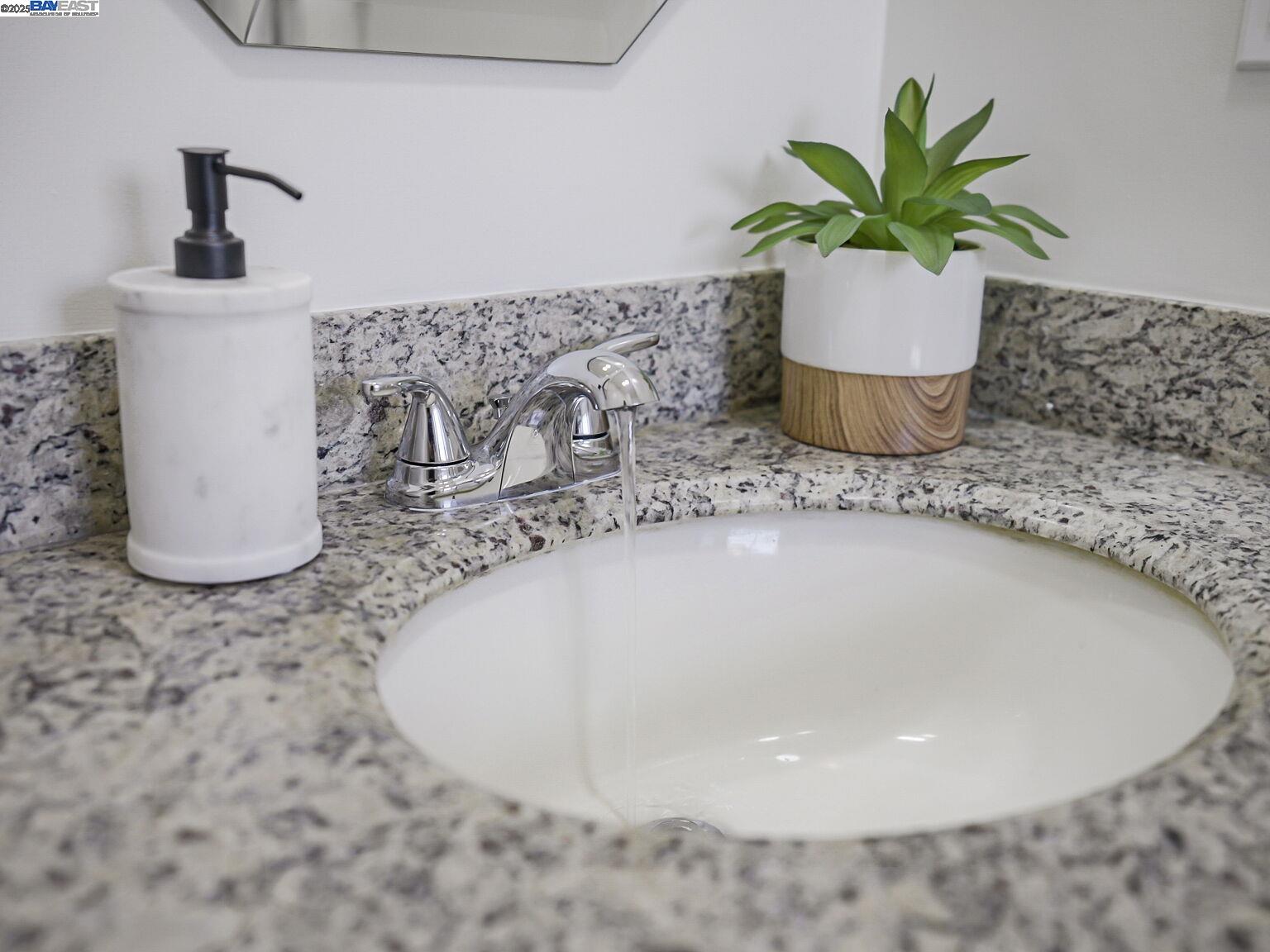 Detail Gallery Image 25 of 60 For 936 Kains Ave #1,  Albany,  CA 94706 - 3 Beds | 2/1 Baths