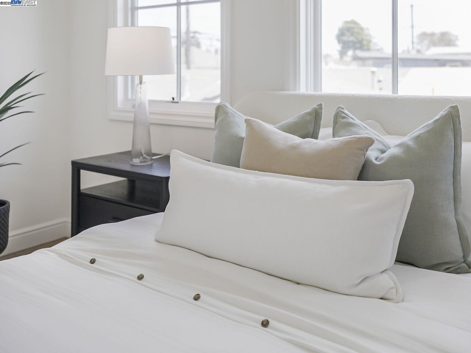 Detail Gallery Image 36 of 60 For 936 Kains Ave #1,  Albany,  CA 94706 - 3 Beds | 2/1 Baths