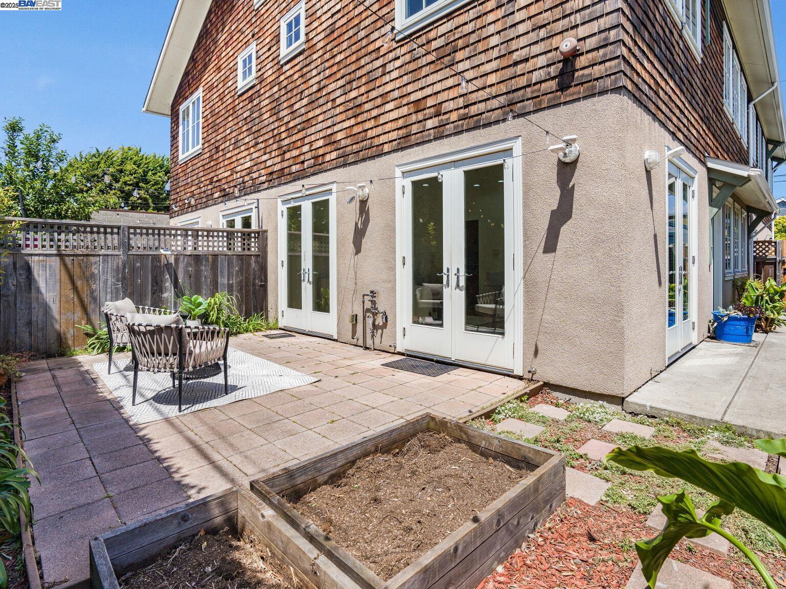 Detail Gallery Image 43 of 60 For 936 Kains Ave #1,  Albany,  CA 94706 - 3 Beds | 2/1 Baths