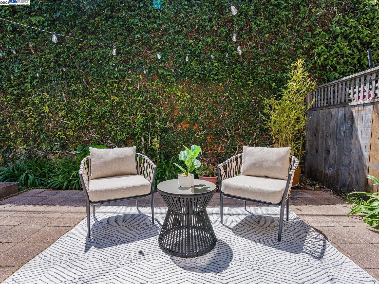 Detail Gallery Image 47 of 60 For 936 Kains Ave #1,  Albany,  CA 94706 - 3 Beds | 2/1 Baths