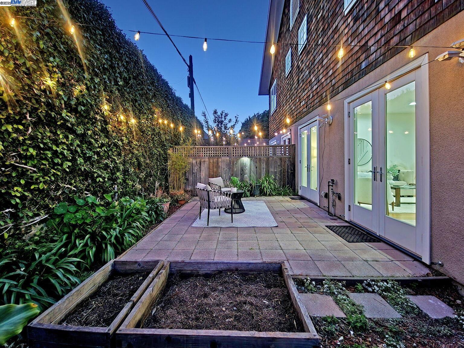 Detail Gallery Image 49 of 60 For 936 Kains Ave #1,  Albany,  CA 94706 - 3 Beds | 2/1 Baths