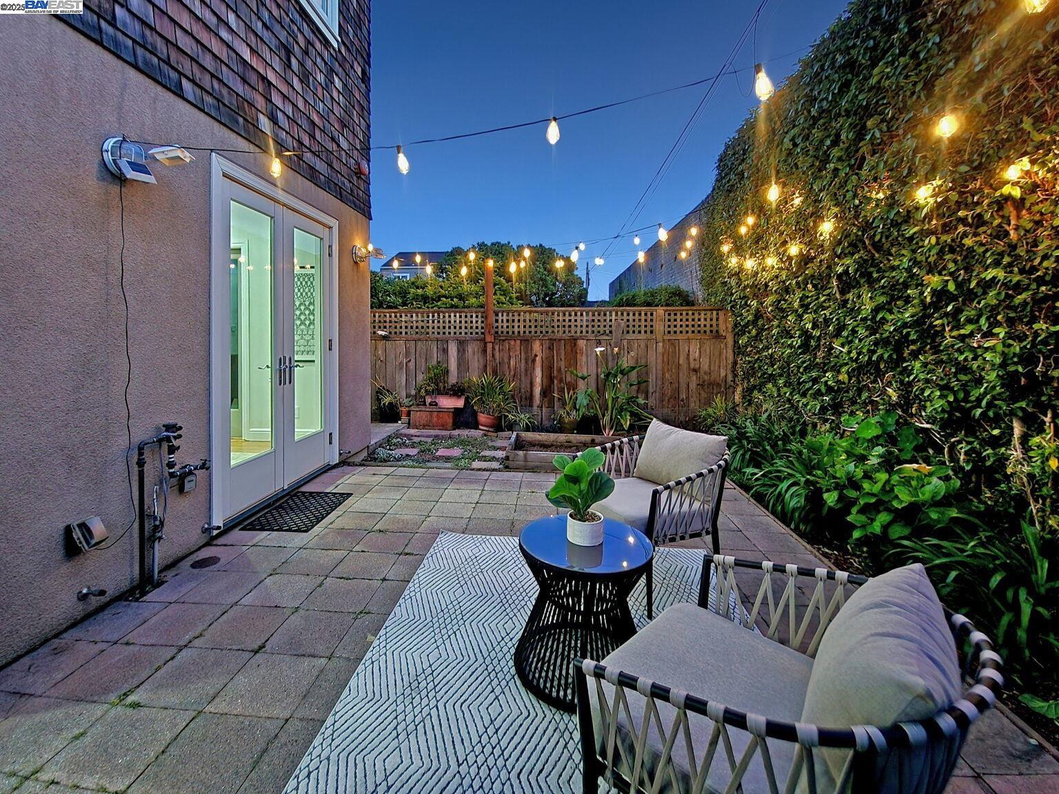 Detail Gallery Image 50 of 60 For 936 Kains Ave #1,  Albany,  CA 94706 - 3 Beds | 2/1 Baths