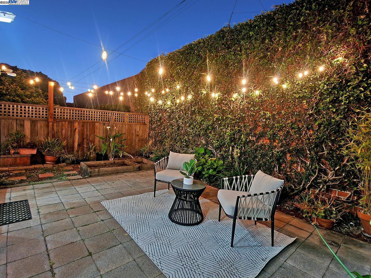Detail Gallery Image 51 of 60 For 936 Kains Ave #1,  Albany,  CA 94706 - 3 Beds | 2/1 Baths