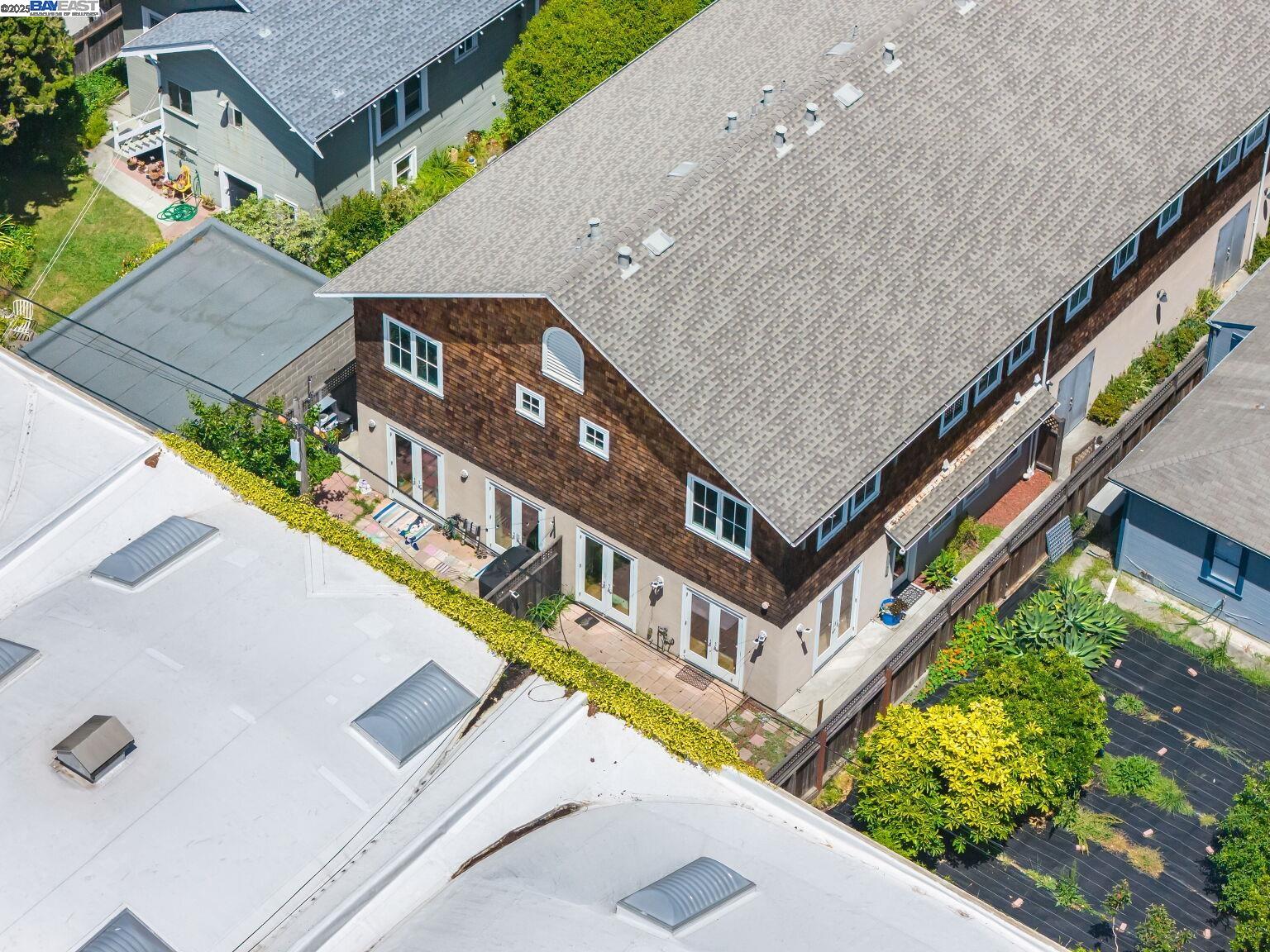 Detail Gallery Image 55 of 60 For 936 Kains Ave #1,  Albany,  CA 94706 - 3 Beds | 2/1 Baths