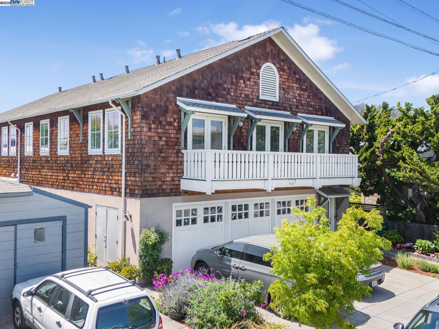 Detail Gallery Image 10 of 60 For 936 Kains Ave #1,  Albany,  CA 94706 - 3 Beds | 2/1 Baths