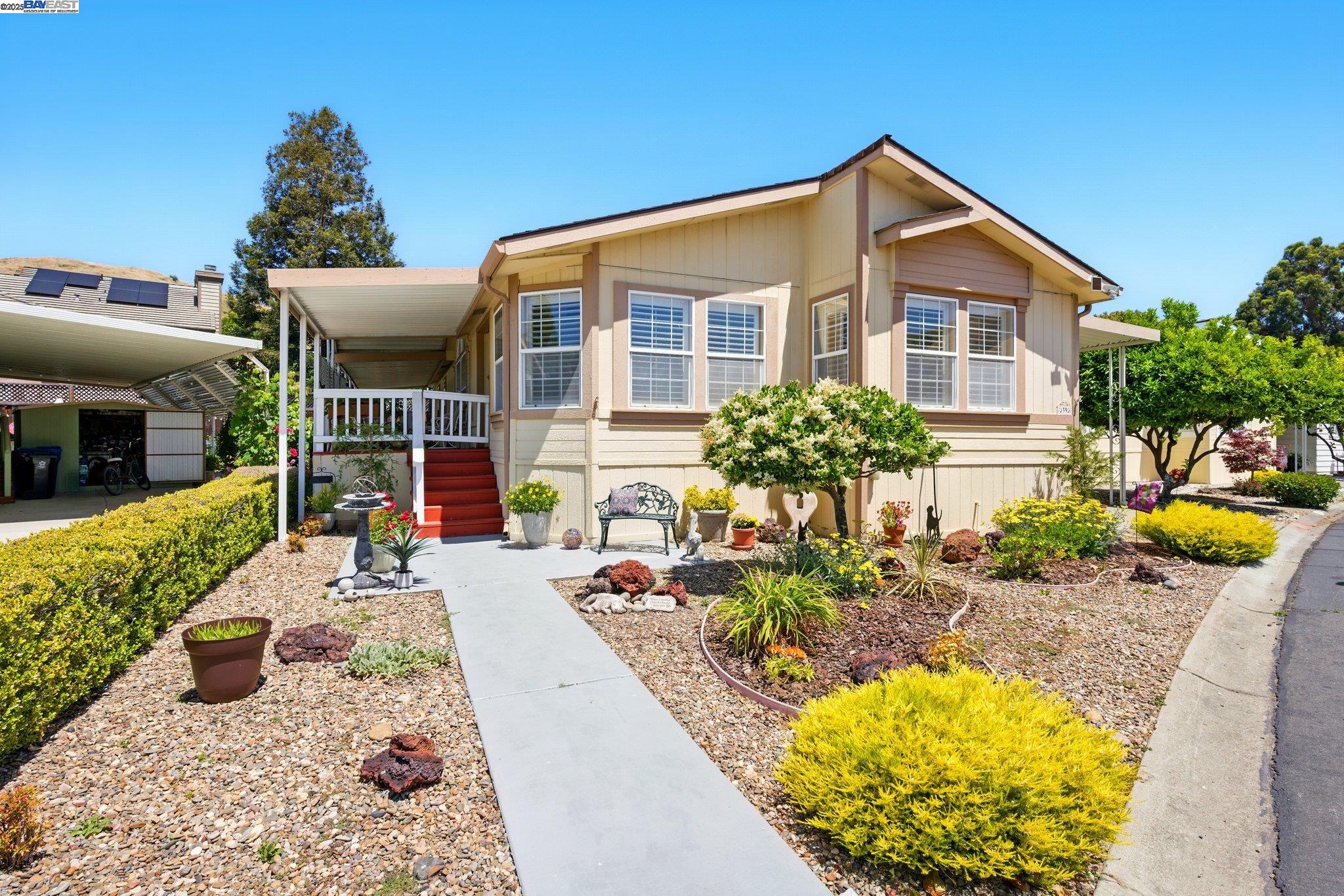 Detail Gallery Image 2 of 39 For 711 Old Canyon Rd. #39,  Fremont,  CA 94536 - 3 Beds | 2 Baths