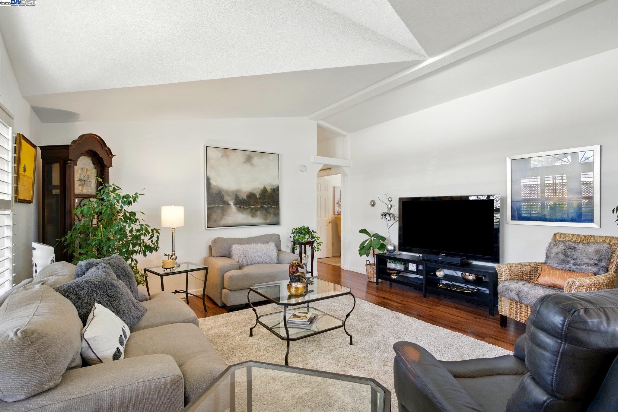 Detail Gallery Image 4 of 39 For 711 Old Canyon Rd. #39,  Fremont,  CA 94536 - 3 Beds | 2 Baths