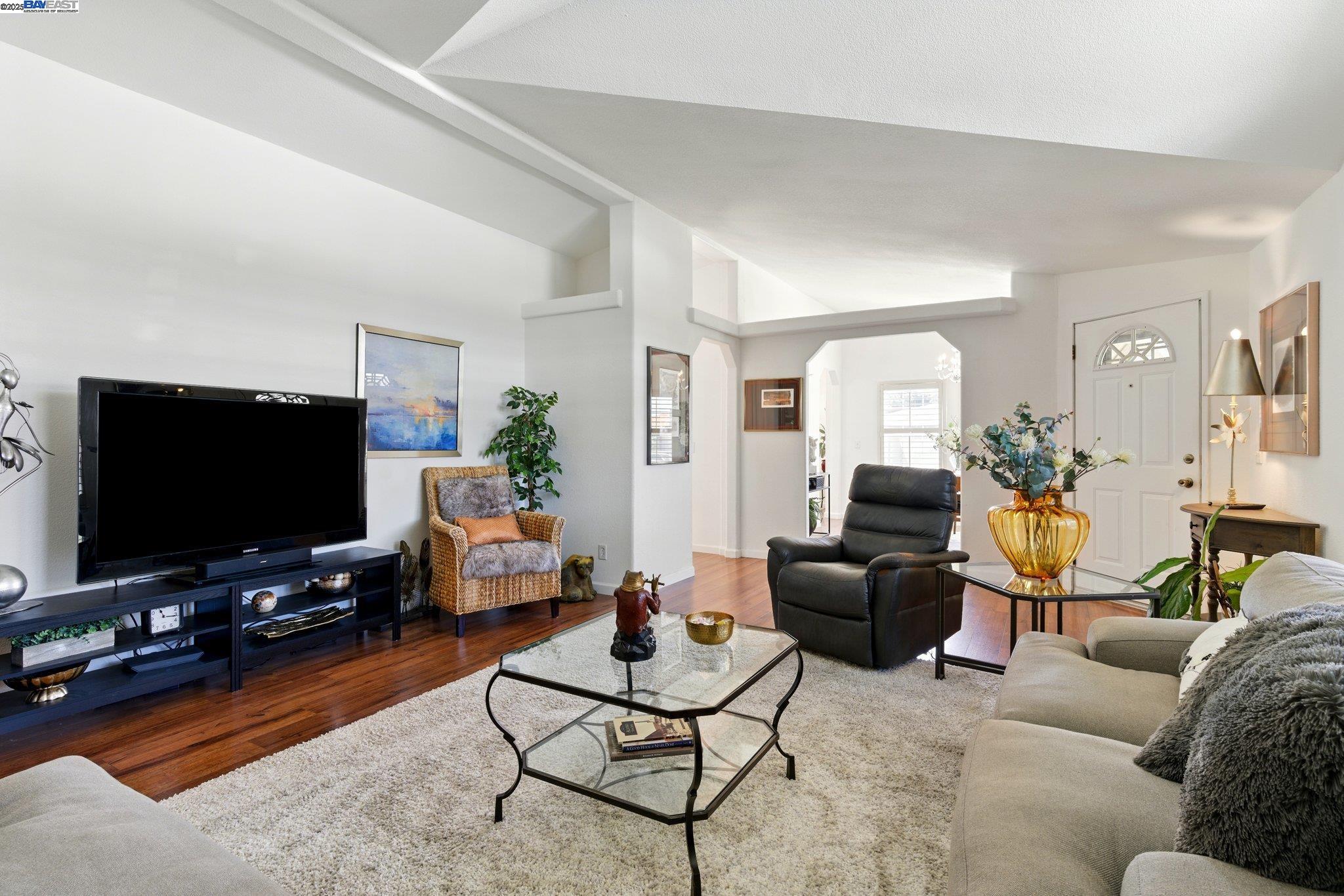 Detail Gallery Image 6 of 39 For 711 Old Canyon Rd. #39,  Fremont,  CA 94536 - 3 Beds | 2 Baths