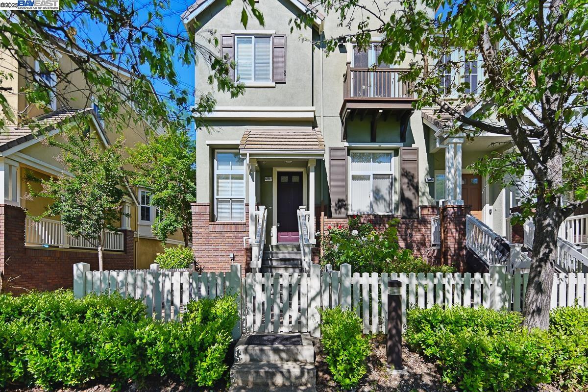 Detail Gallery Image 1 of 51 For 48962 Woodgrove Cmn, Fremont,  CA 94539 - 3 Beds | 2/1 Baths