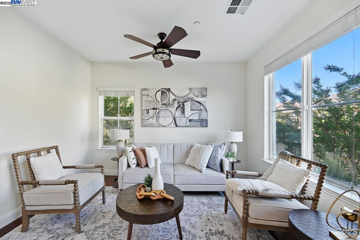 Detail Gallery Image 14 of 51 For 48962 Woodgrove Cmn, Fremont,  CA 94539 - 3 Beds | 2/1 Baths
