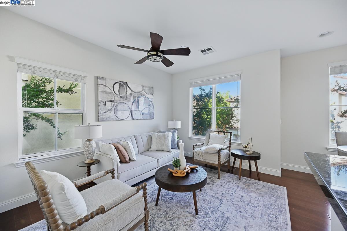 Detail Gallery Image 15 of 51 For 48962 Woodgrove Cmn, Fremont,  CA 94539 - 3 Beds | 2/1 Baths