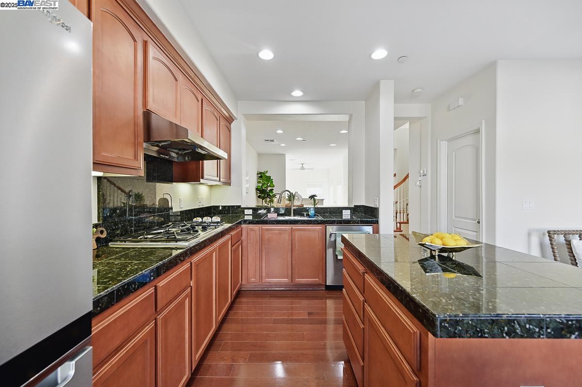 Detail Gallery Image 19 of 51 For 48962 Woodgrove Cmn, Fremont,  CA 94539 - 3 Beds | 2/1 Baths