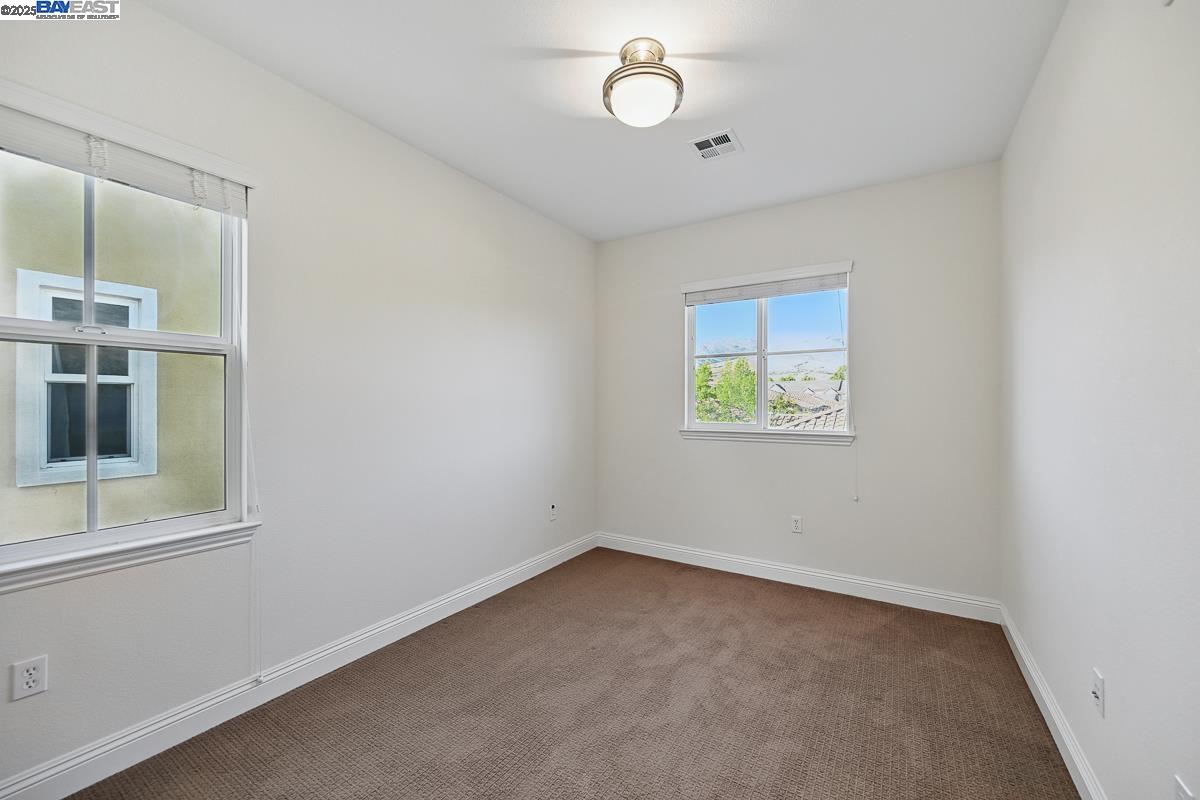 Detail Gallery Image 25 of 51 For 48962 Woodgrove Cmn, Fremont,  CA 94539 - 3 Beds | 2/1 Baths