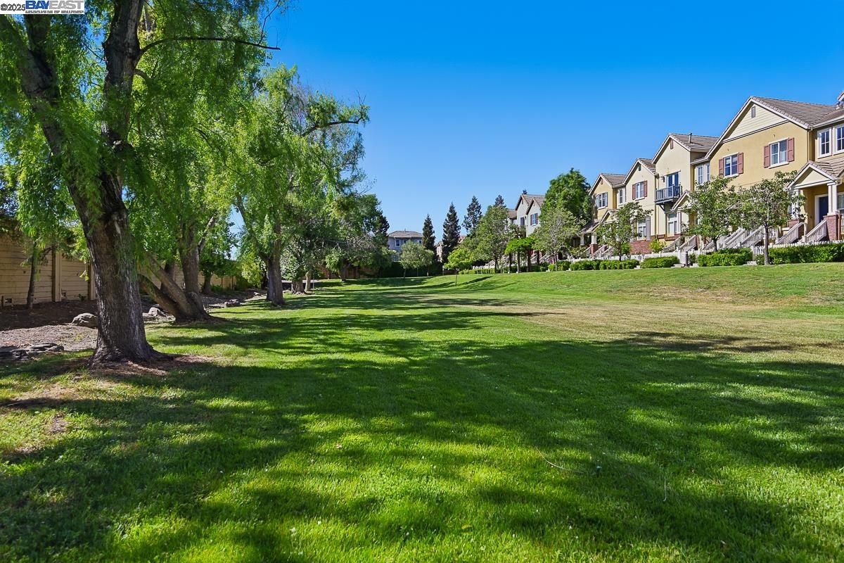 Detail Gallery Image 46 of 51 For 48962 Woodgrove Cmn, Fremont,  CA 94539 - 3 Beds | 2/1 Baths