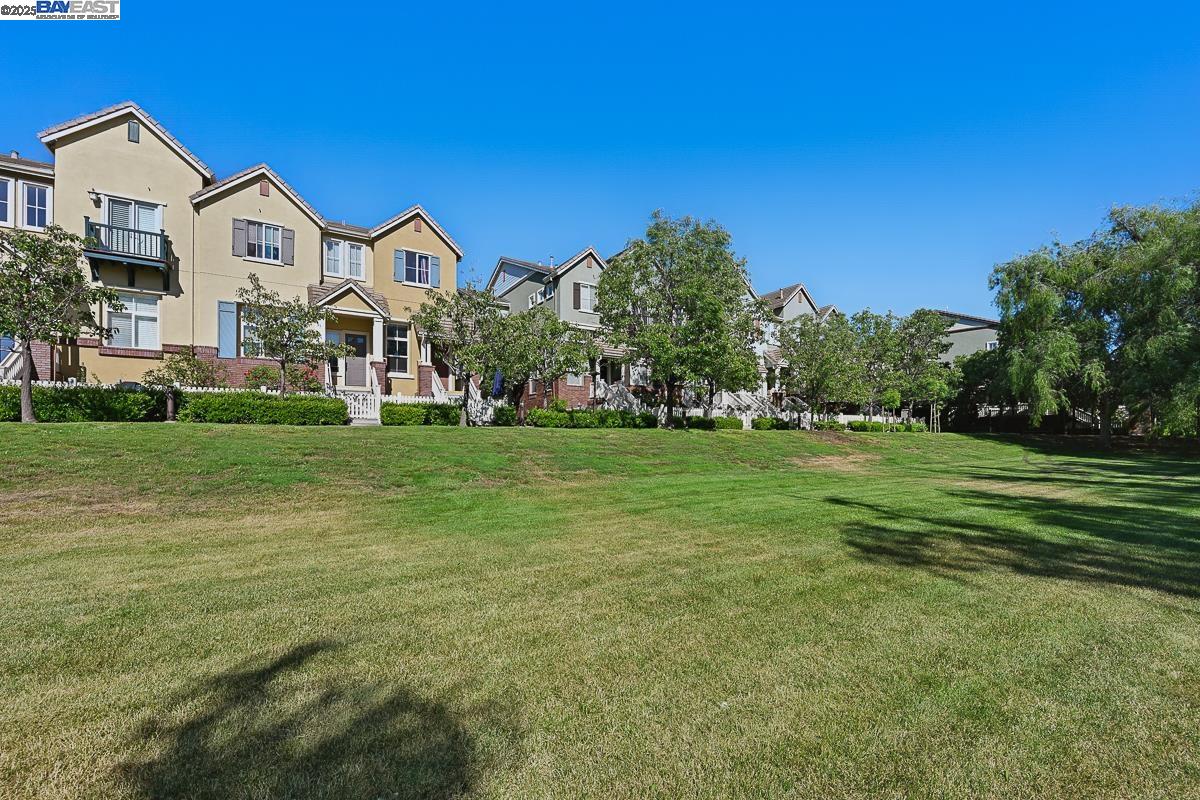 Detail Gallery Image 47 of 51 For 48962 Woodgrove Cmn, Fremont,  CA 94539 - 3 Beds | 2/1 Baths