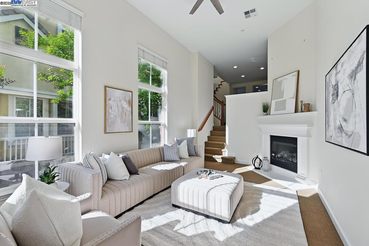 Detail Gallery Image 7 of 51 For 48962 Woodgrove Cmn, Fremont,  CA 94539 - 3 Beds | 2/1 Baths