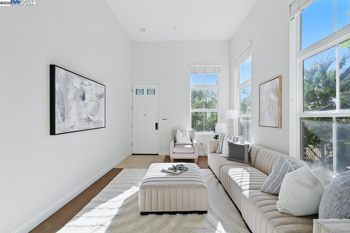 Detail Gallery Image 10 of 51 For 48962 Woodgrove Cmn, Fremont,  CA 94539 - 3 Beds | 2/1 Baths