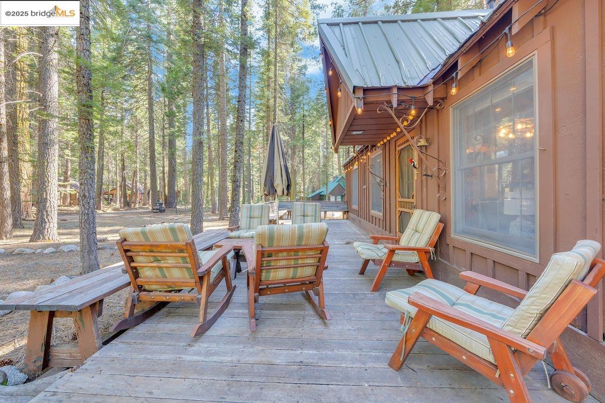 Detail Gallery Image 2 of 30 For 247 Meadowview, Pinecrest,  CA 95364 - 4 Beds | 2 Baths