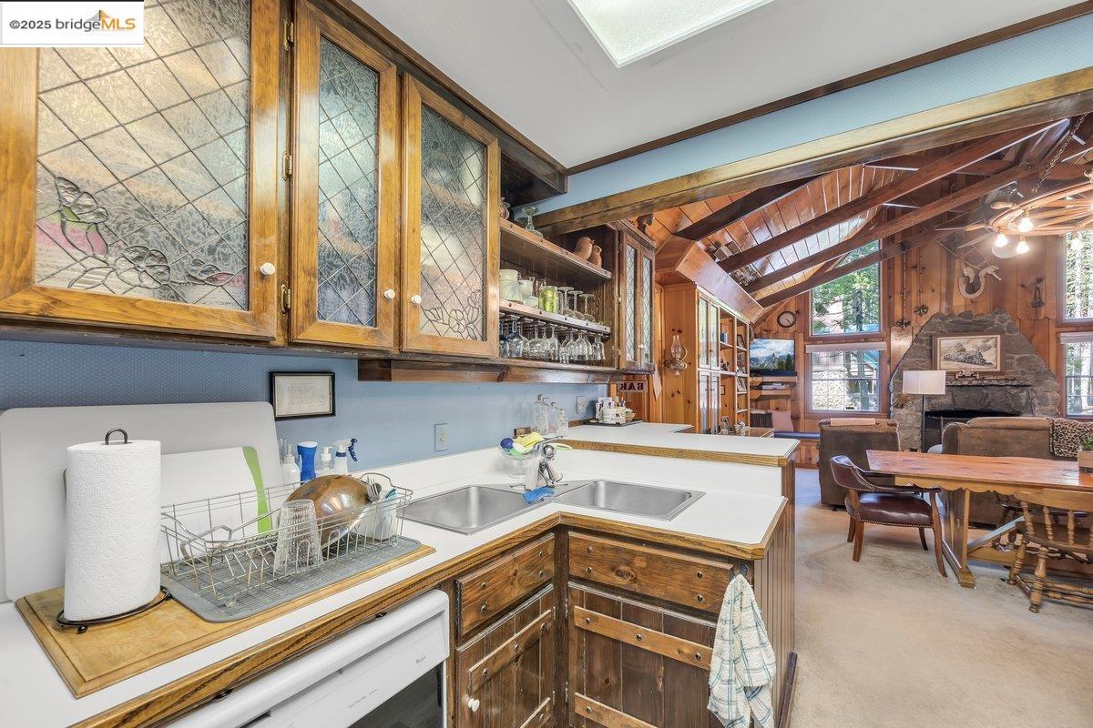 Detail Gallery Image 10 of 30 For 247 Meadowview, Pinecrest,  CA 95364 - 4 Beds | 2 Baths