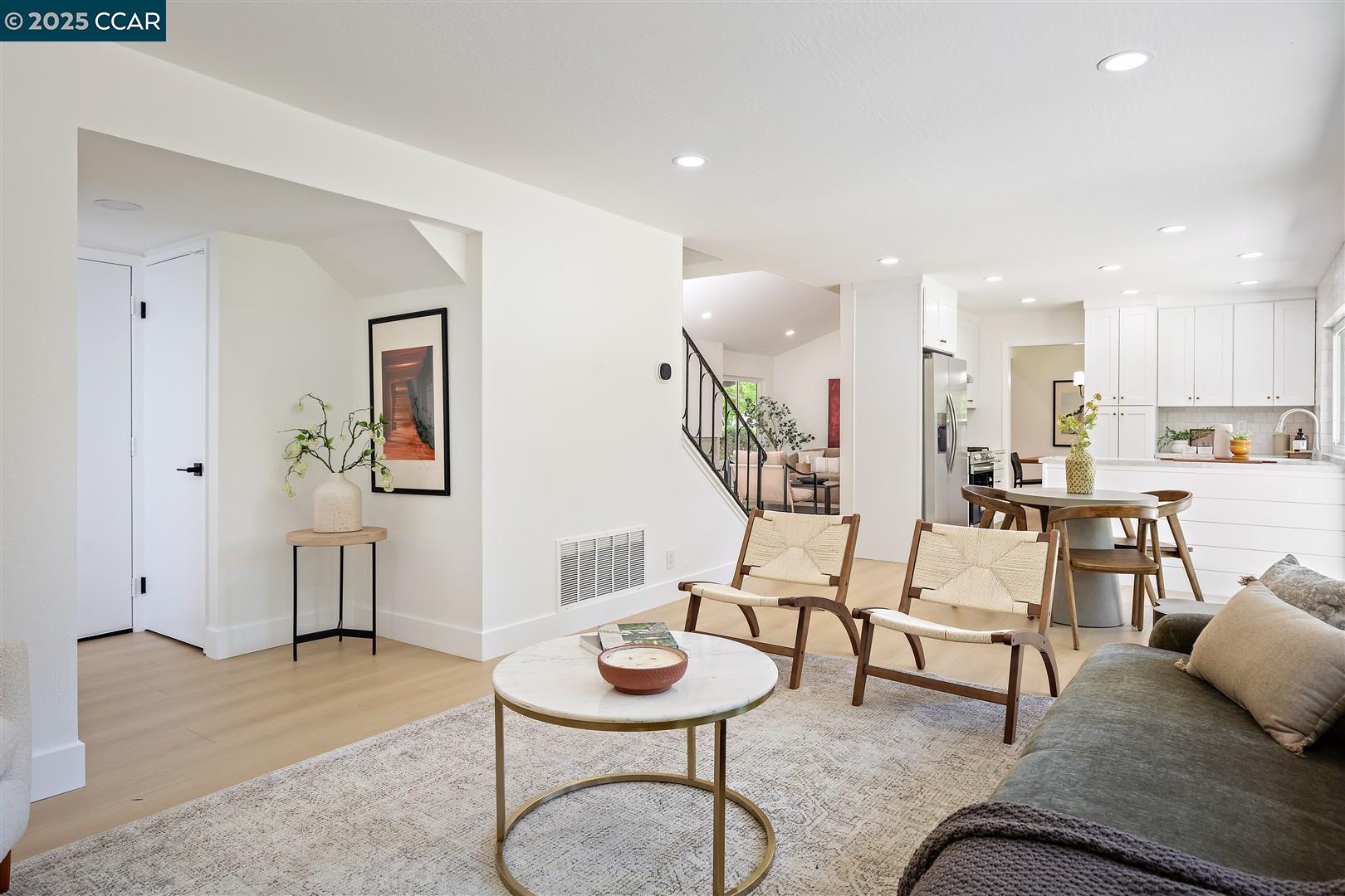 Detail Gallery Image 16 of 59 For 678 Whippoorwill Ct, Walnut Creek,  CA 94598 - 4 Beds | 2/1 Baths