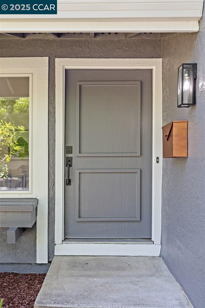 Detail Gallery Image 5 of 59 For 678 Whippoorwill Ct, Walnut Creek,  CA 94598 - 4 Beds | 2/1 Baths