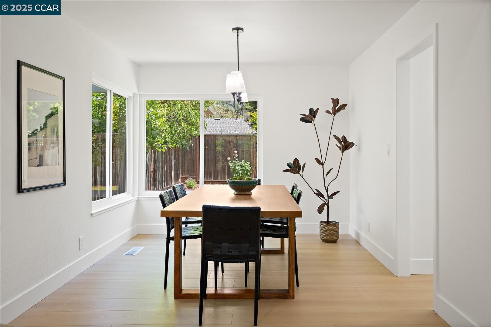 Detail Gallery Image 10 of 59 For 678 Whippoorwill Ct, Walnut Creek,  CA 94598 - 4 Beds | 2/1 Baths
