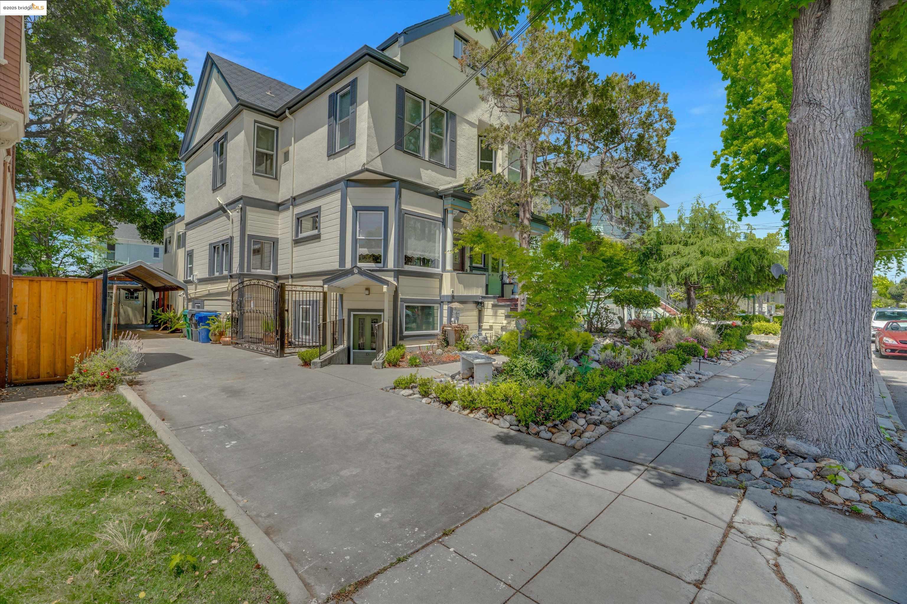 Detail Gallery Image 3 of 45 For 925 Chestnut St, Alameda,  CA 94501 - – Beds | – Baths