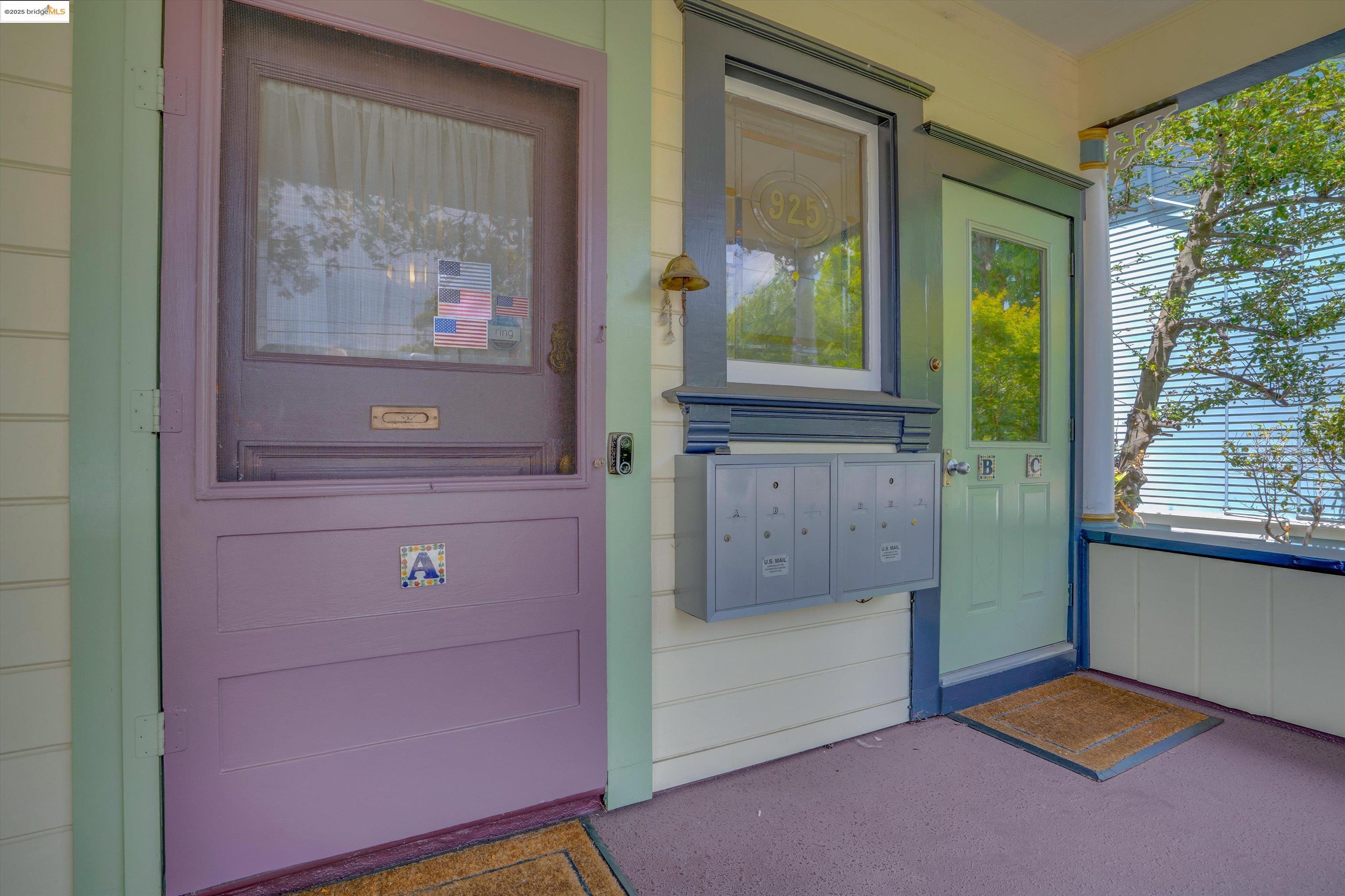 Detail Gallery Image 4 of 45 For 925 Chestnut St, Alameda,  CA 94501 - – Beds | – Baths
