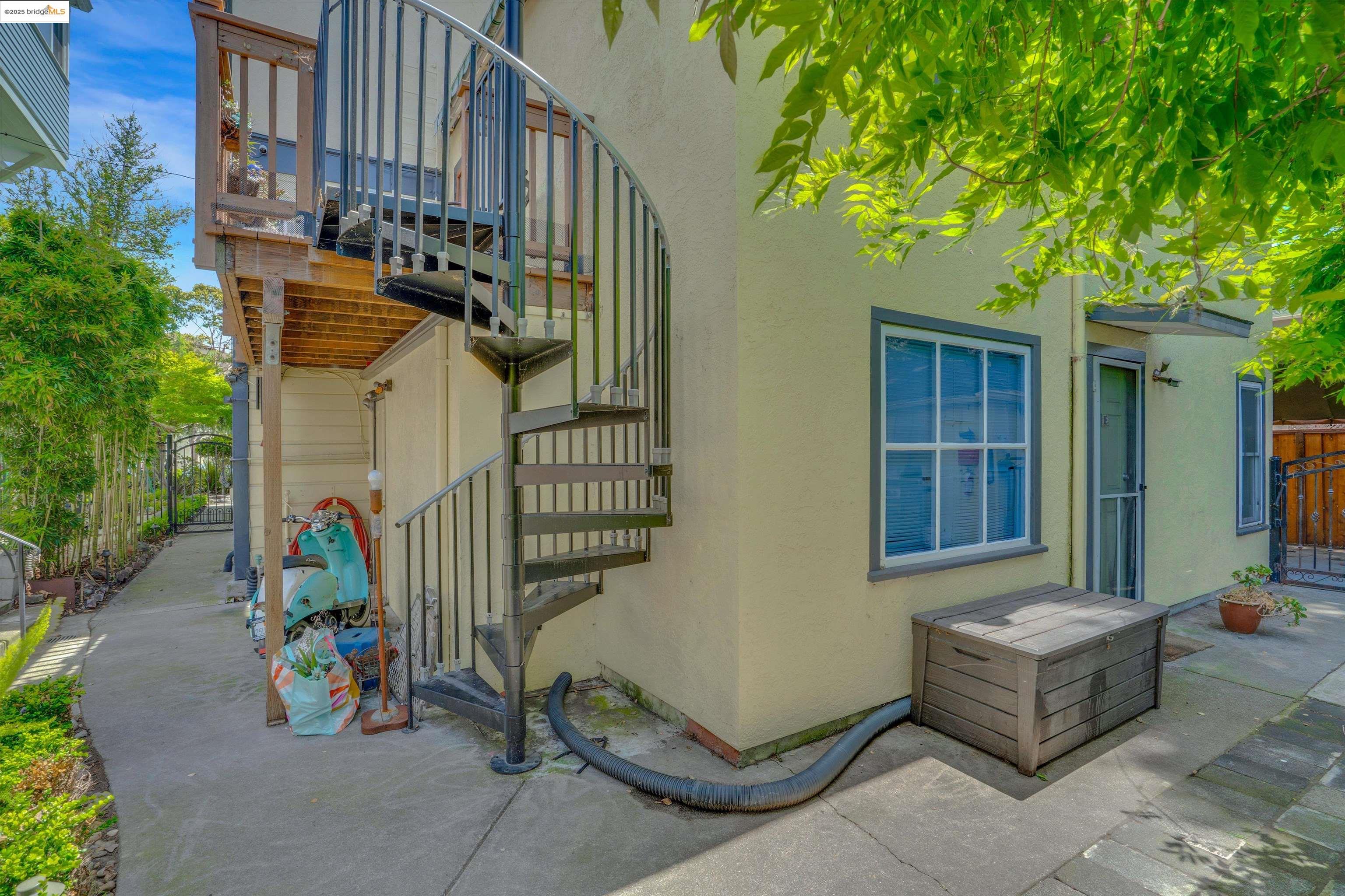 Detail Gallery Image 33 of 45 For 925 Chestnut St, Alameda,  CA 94501 - – Beds | – Baths